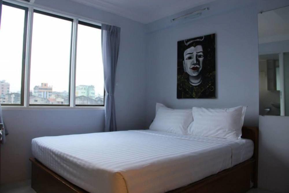 New Yangon Hotel Exteriör bild
