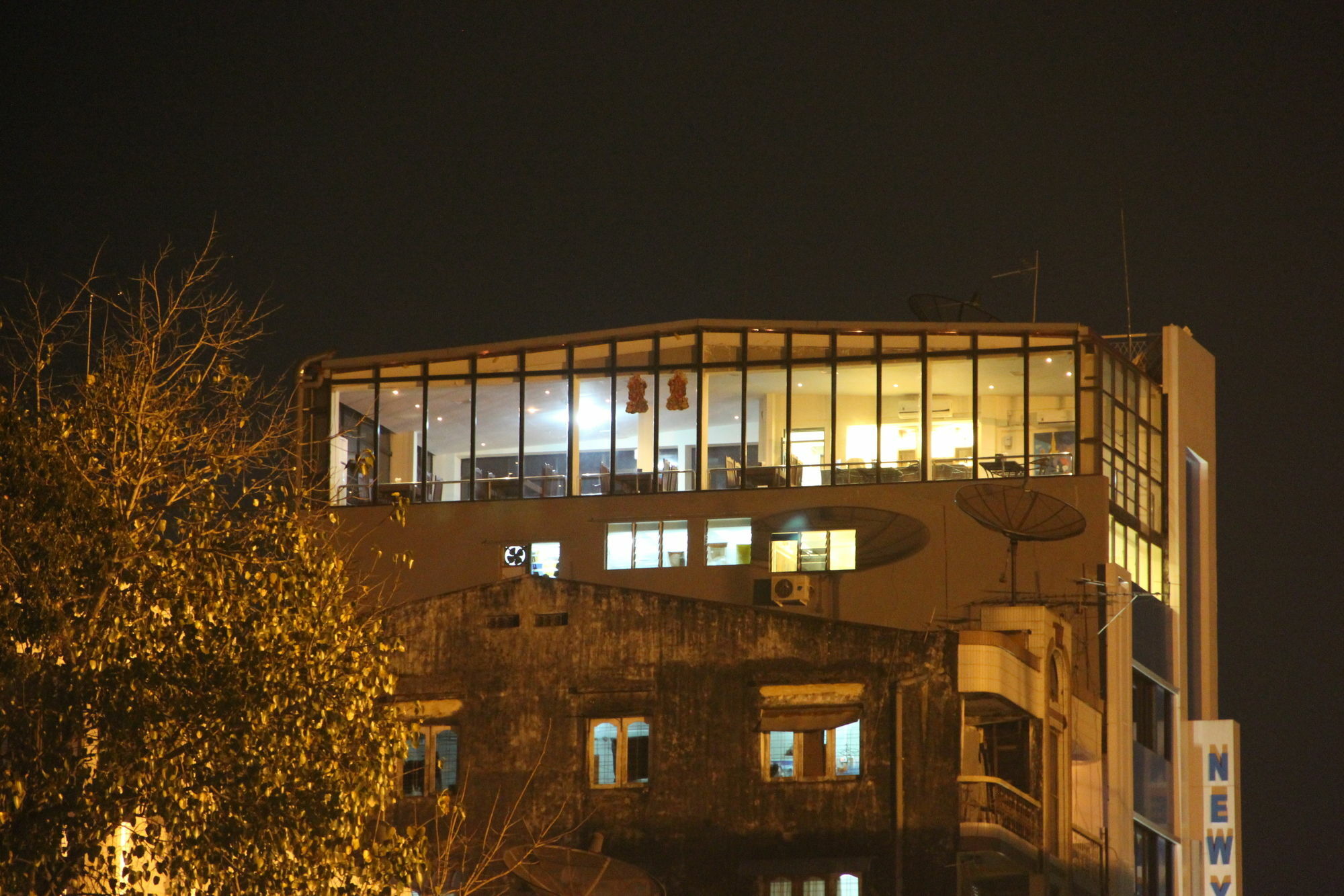 New Yangon Hotel Exteriör bild
