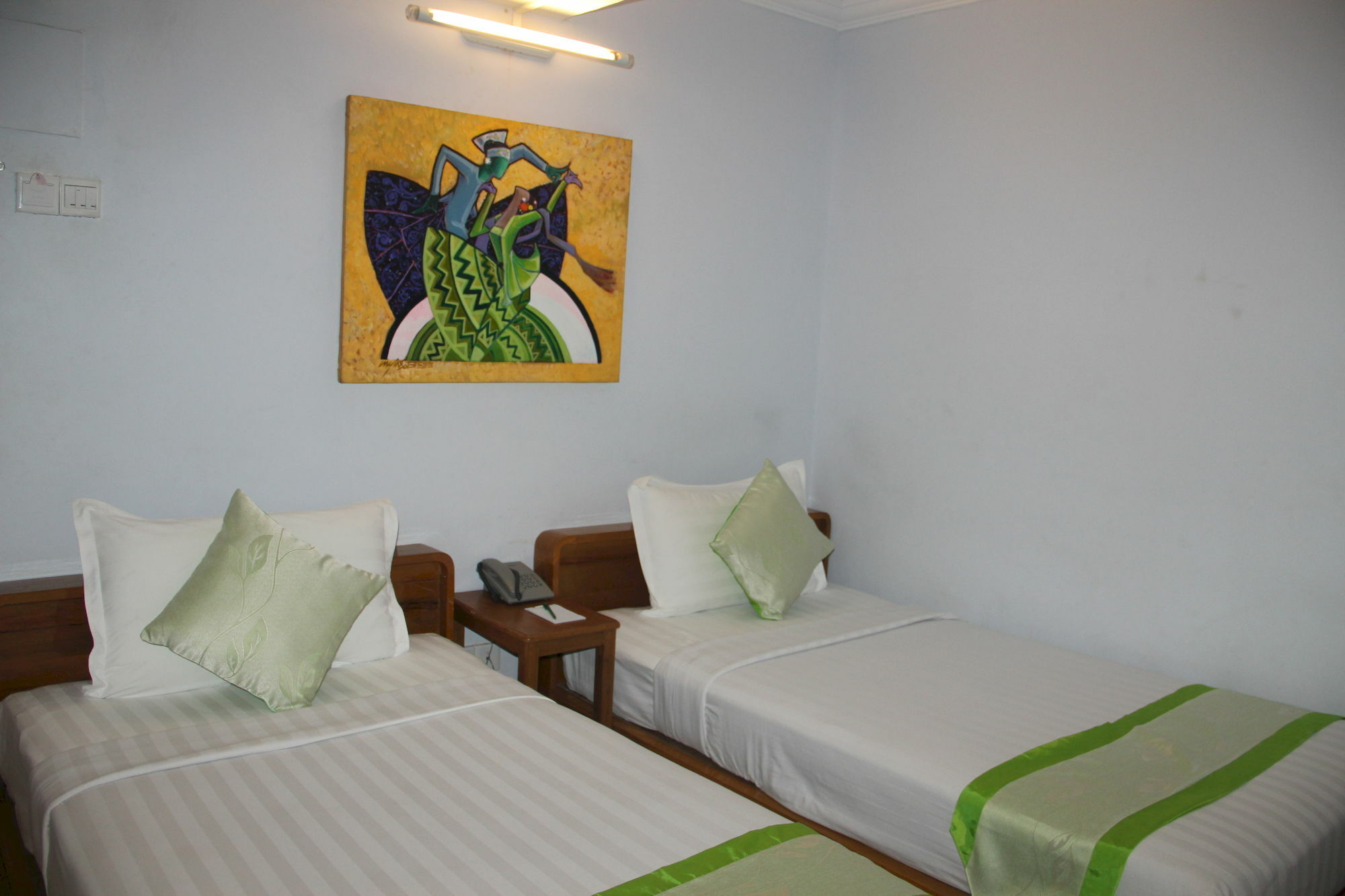 New Yangon Hotel Exteriör bild