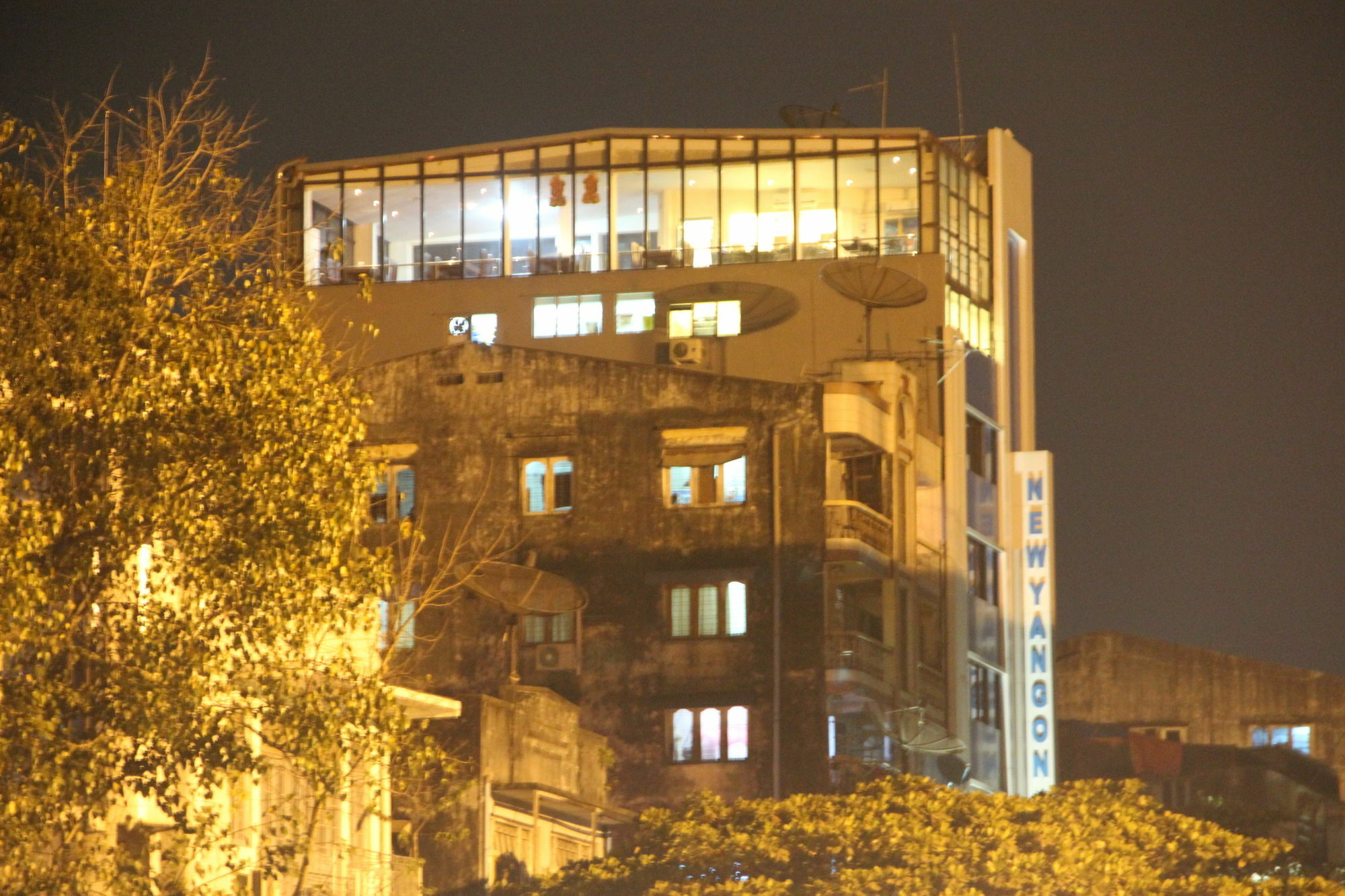 New Yangon Hotel Exteriör bild